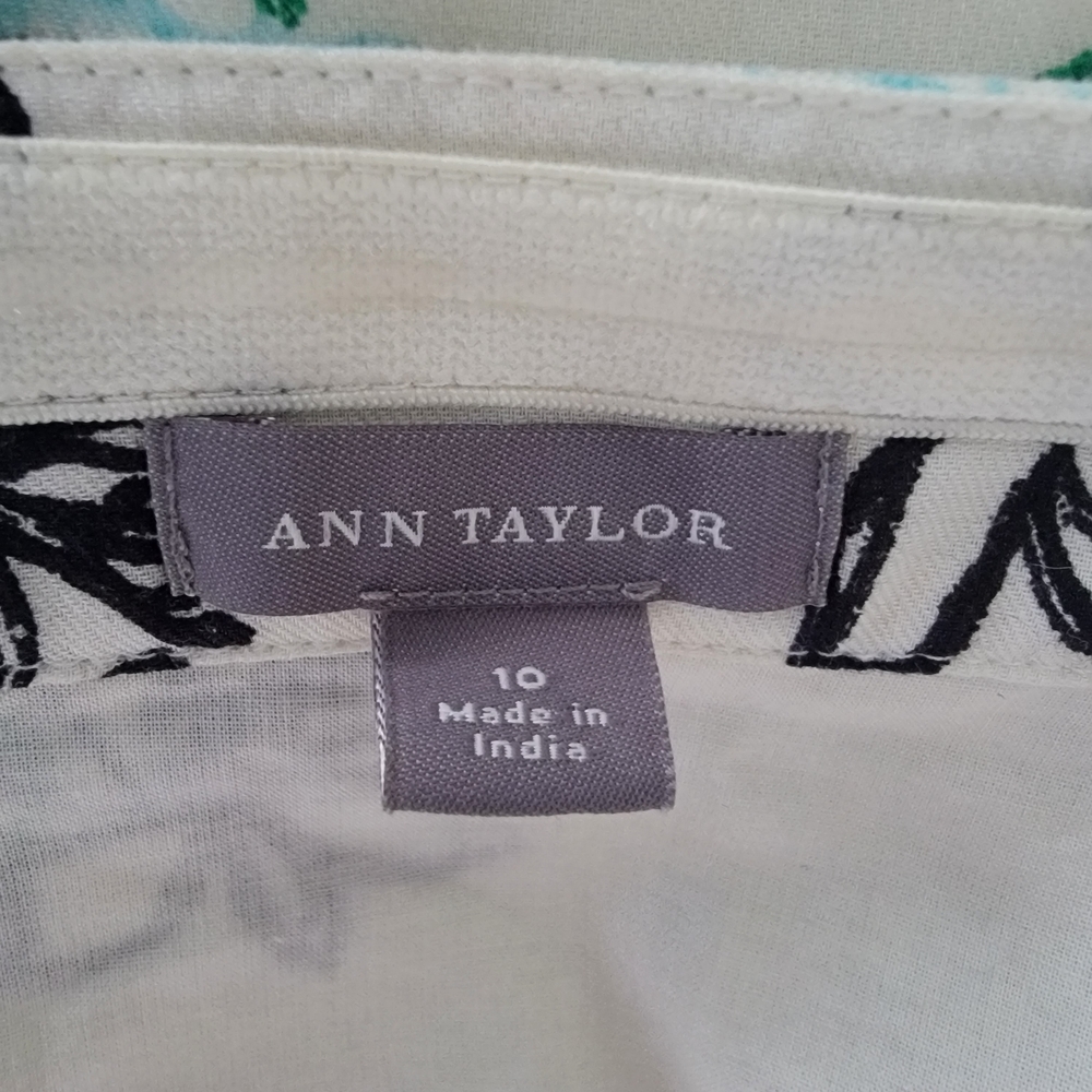 Ann Taylor White V-Neck Pintuck Cami - Picture 5 of 5